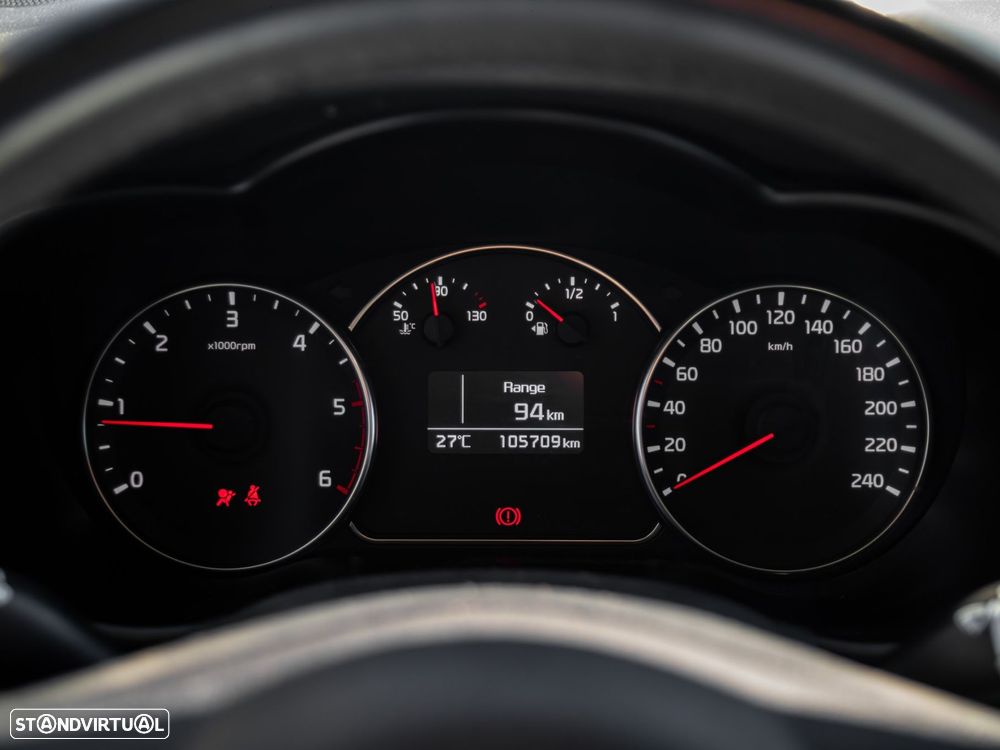 Kia Carens 1.7 CRDi ISG TX - 25