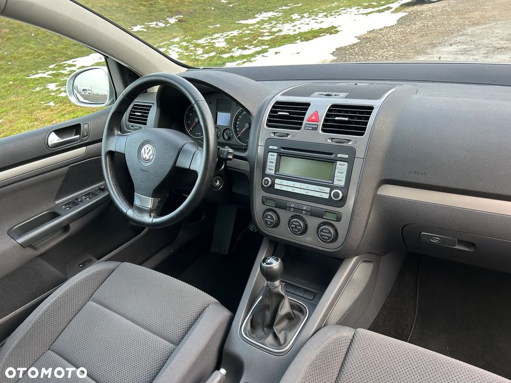 Volkswagen Golf - 29