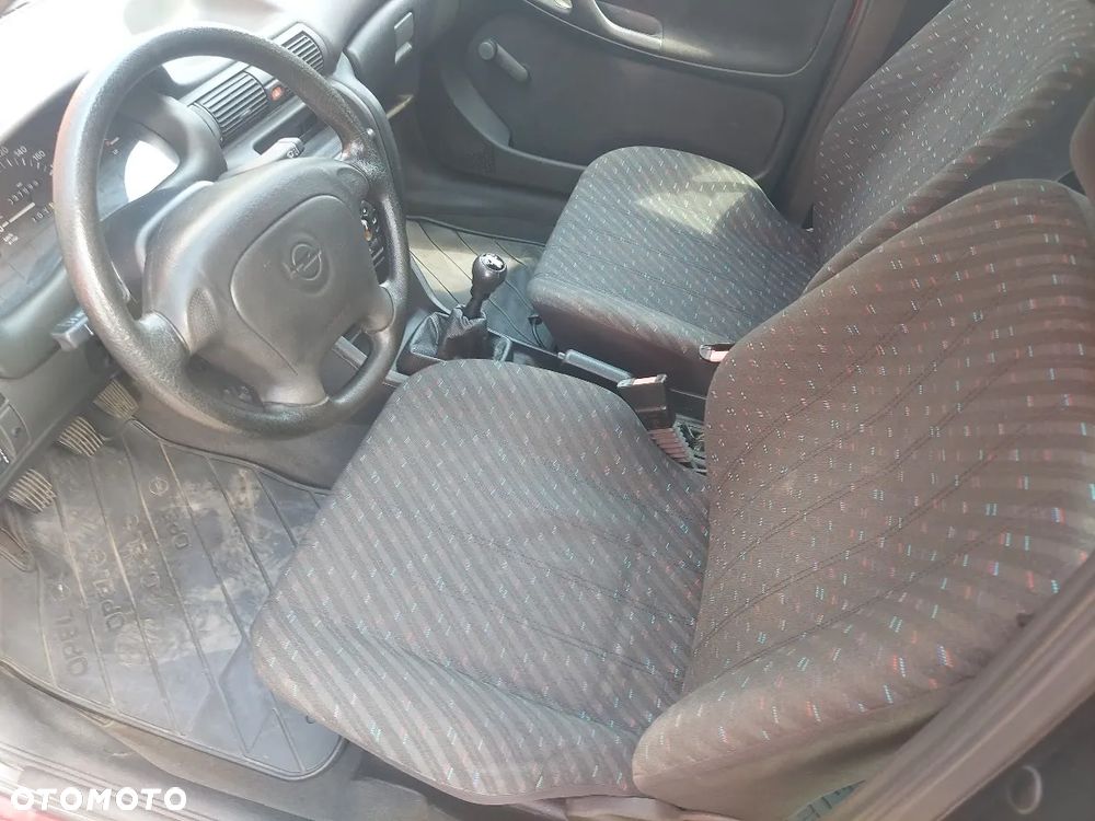 Opel Astra 1.6 16v 100 - 8