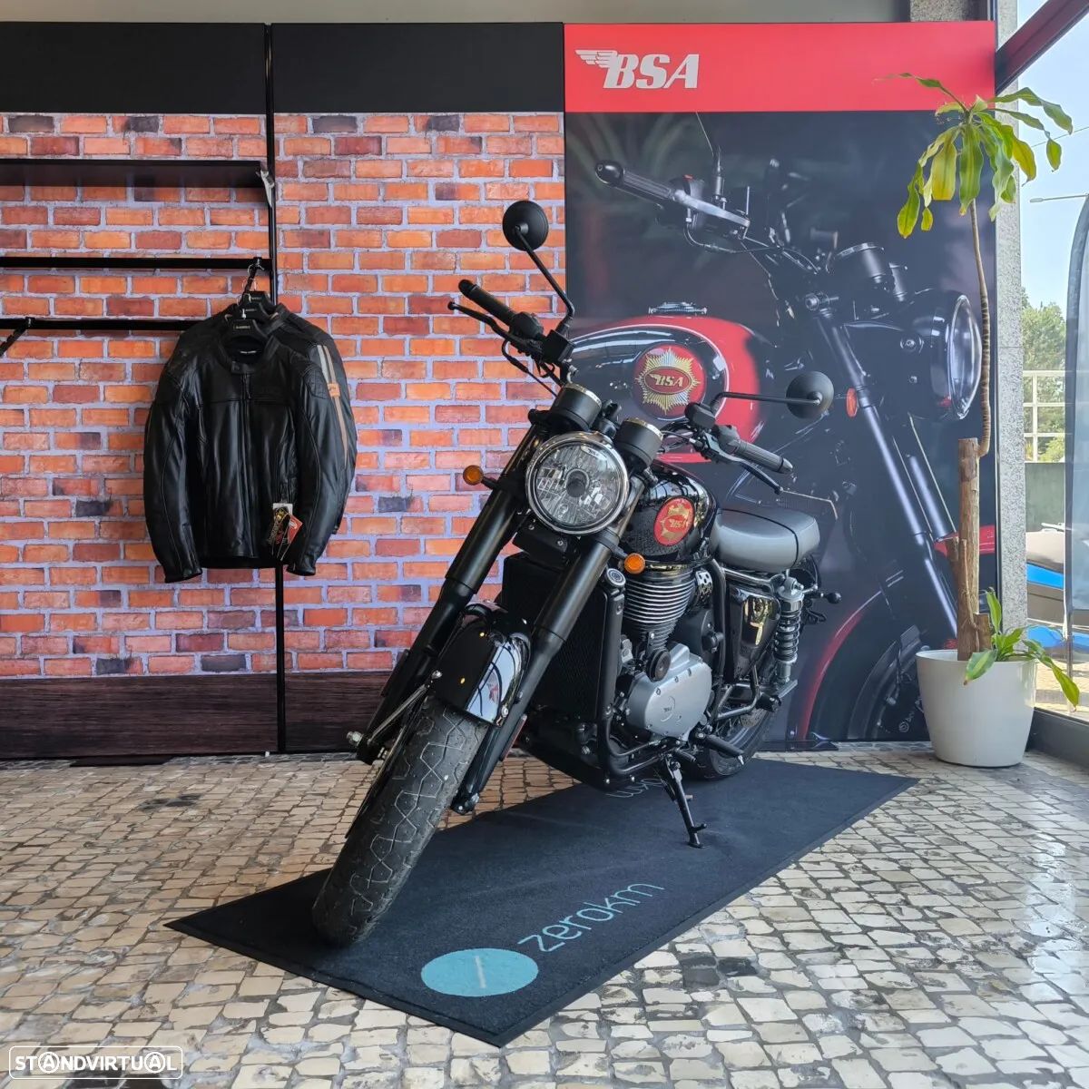 BSA C11 GOLDSTAR 650 SHADOW BLACK - 1