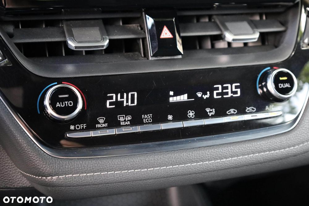Toyota Corolla 1.8 Hybrid Comfort - 24