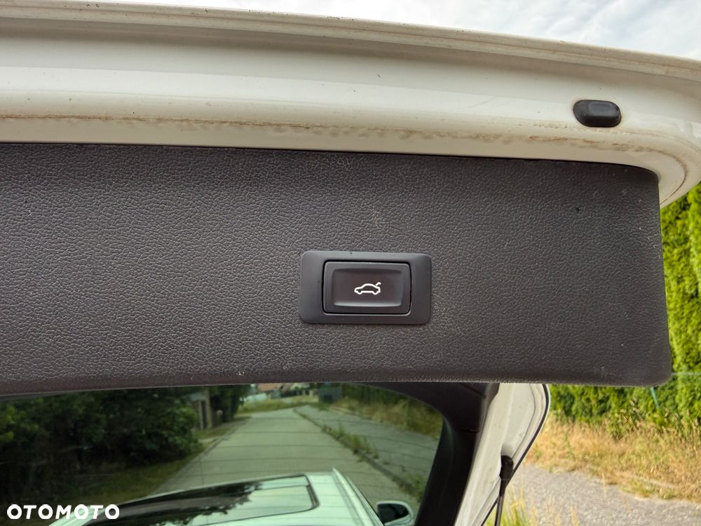 Audi A4 Avant 2.0 TDI S tronic - 13