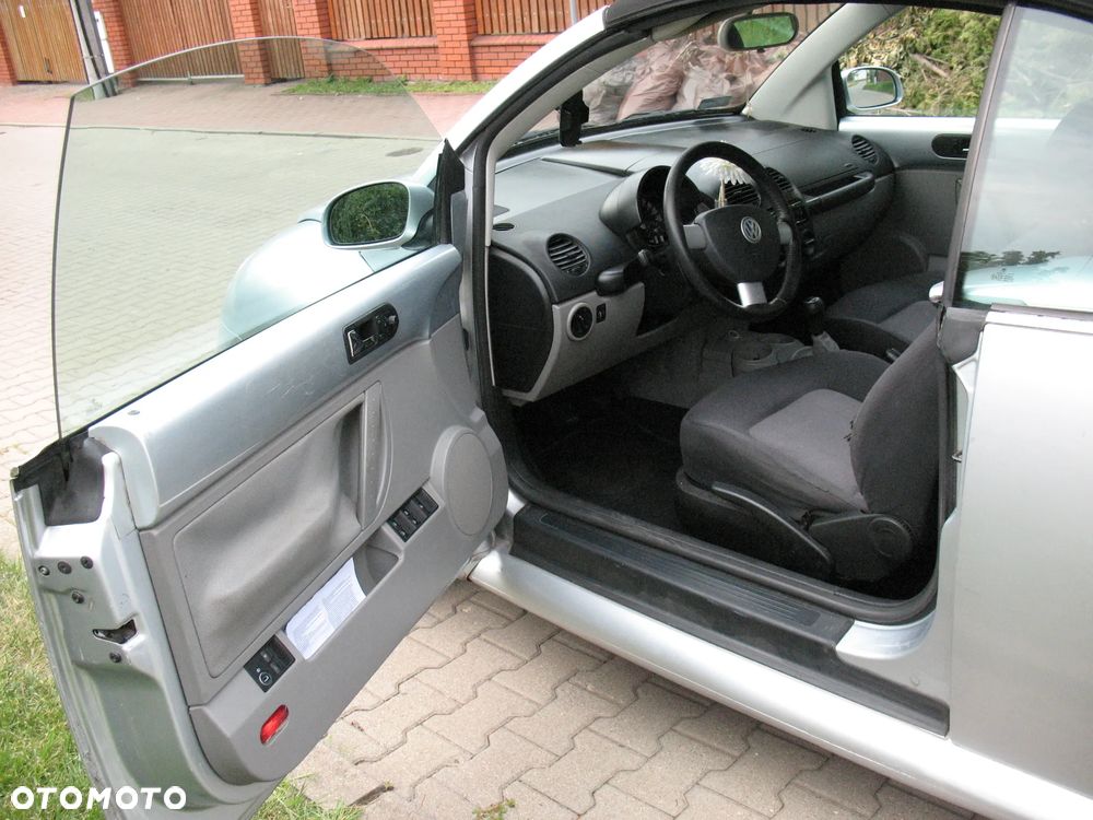 Volkswagen New Beetle 1.6 - 8