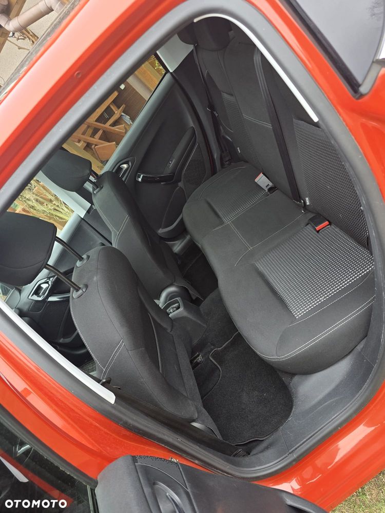 Peugeot 208 - 5