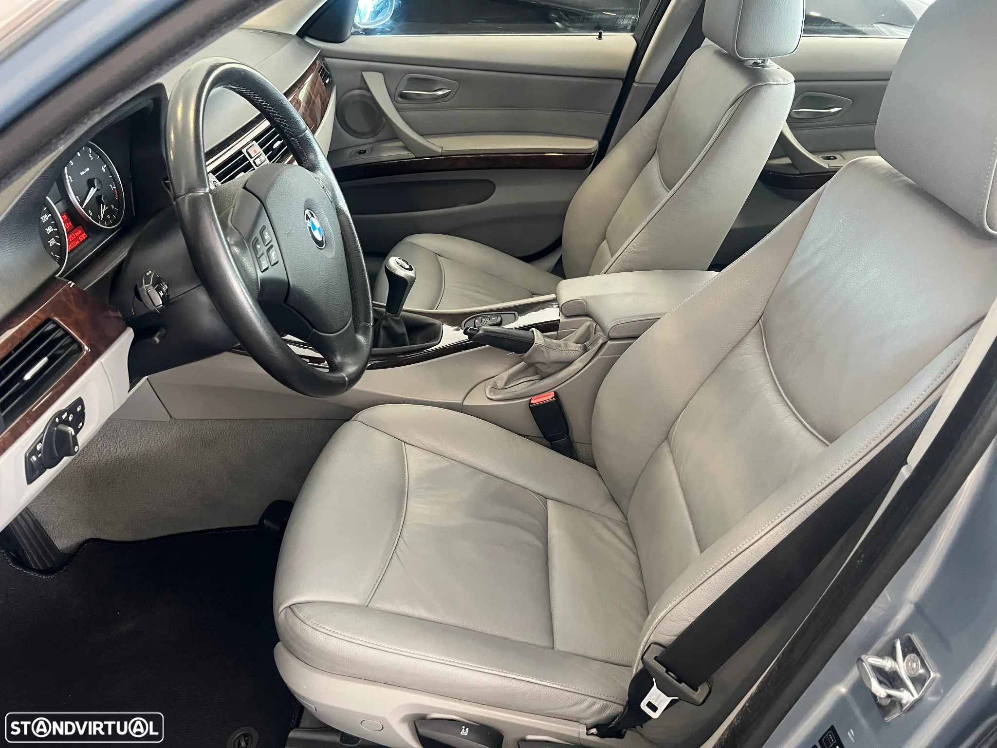 BMW 330 i - 12