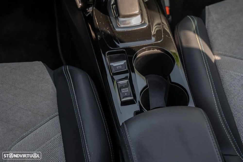 Peugeot e-2008 50 kWh GT - 18