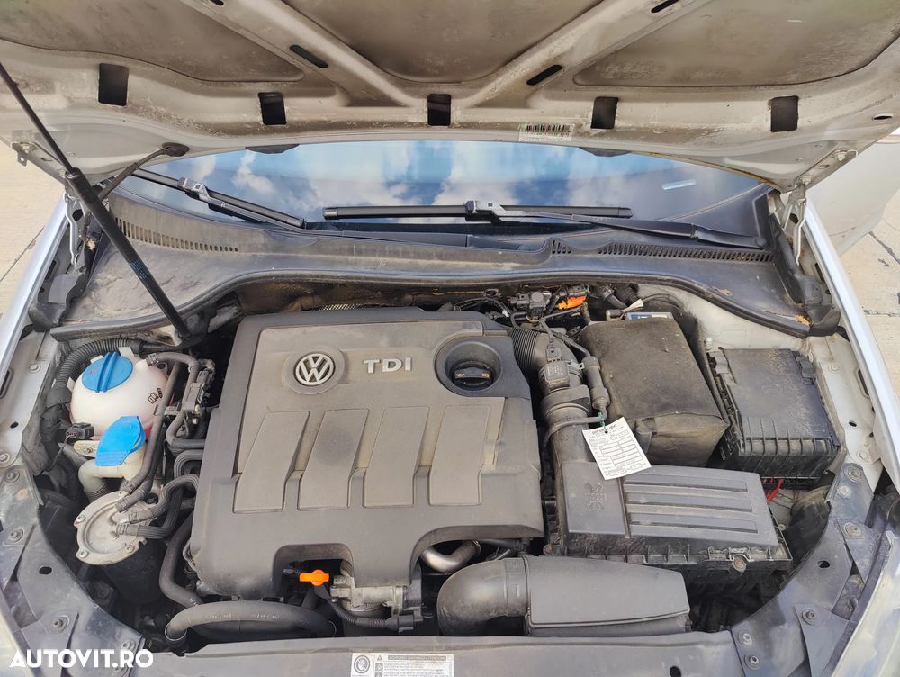 Volkswagen Golf 1.6 TDI BlueMotion Technology DPF Comfortline - 19
