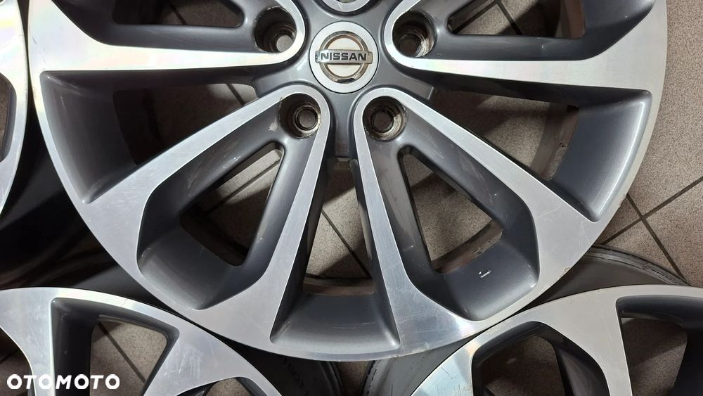 Felgi Aluminiowe 18 Nissan Qashqai 5x114.3 ET 40 - 9