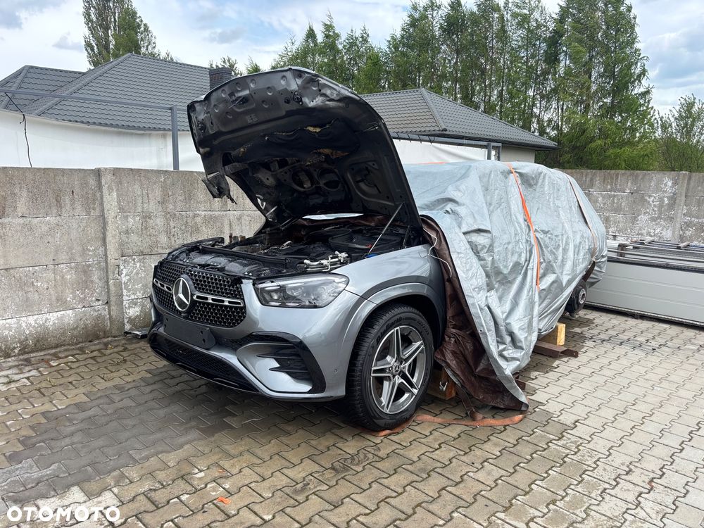 Mercedes-Benz GLE - 1