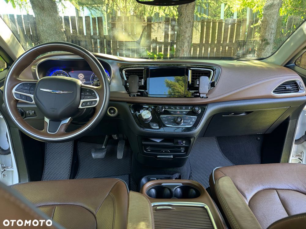 Chrysler Pacifica - 6