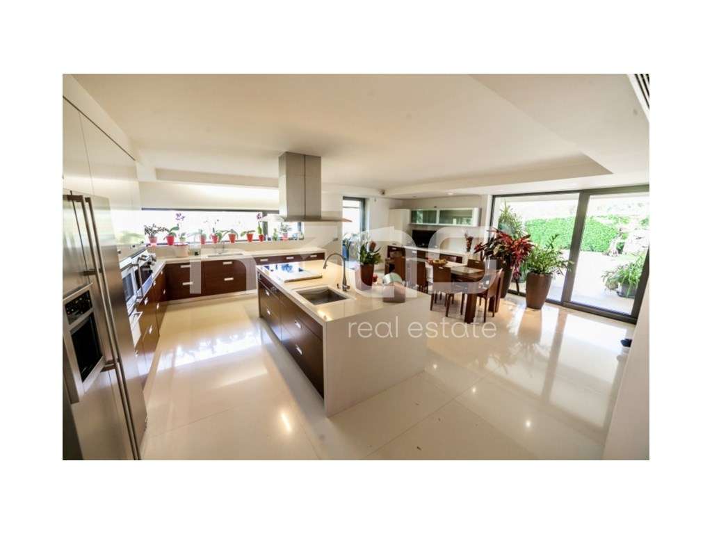 MORADIA T6 DE LUXO COM PISCINA INTERIOR E 5800M² DE TERRENO | BRAGA - Grande imagem: 2/12