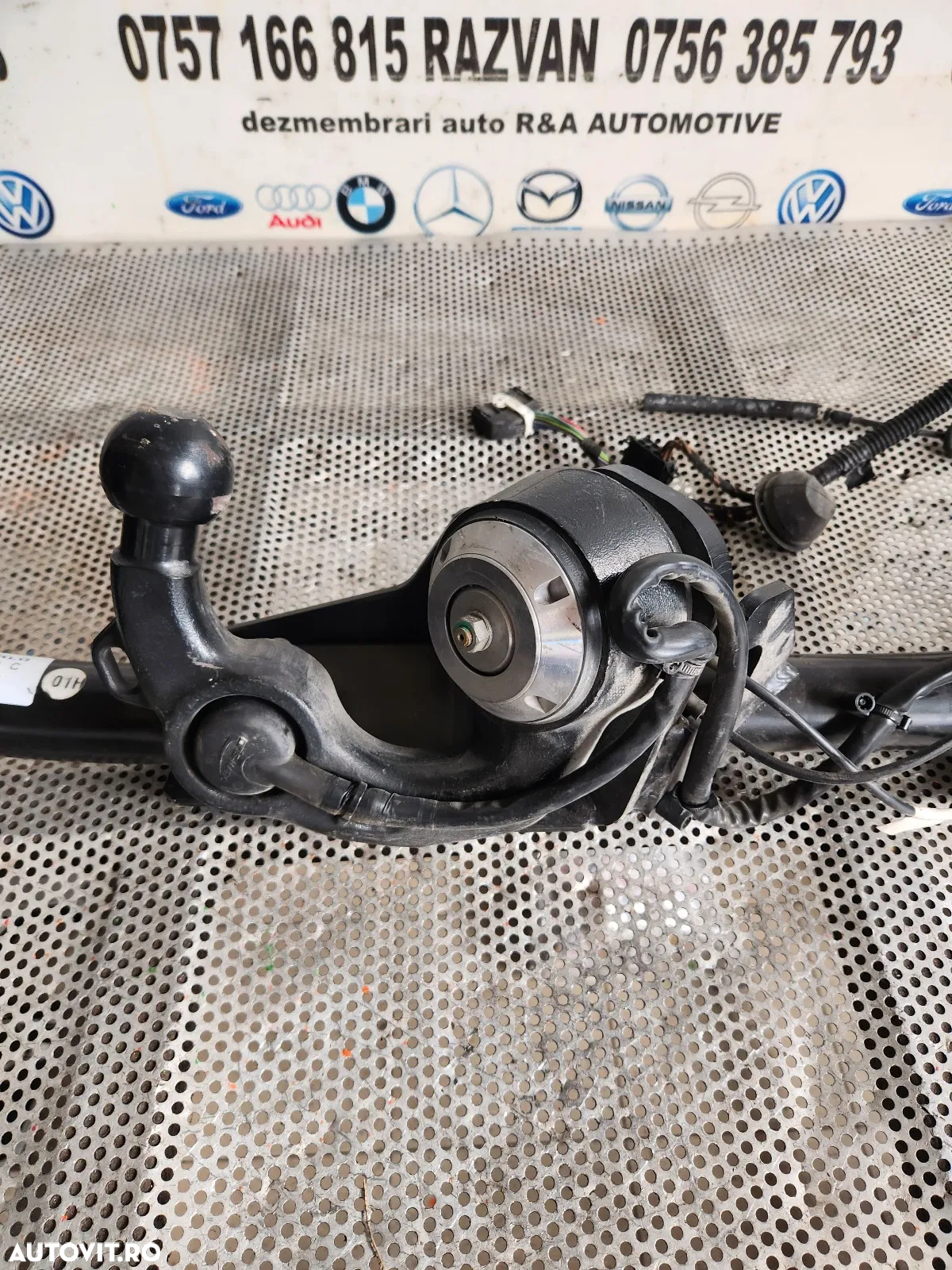 Carlig Cui Remorcare Tractare Electric Vw Golf 7 VII Hatcback Original Cod 5GC - Dezmembrari Arad - 6