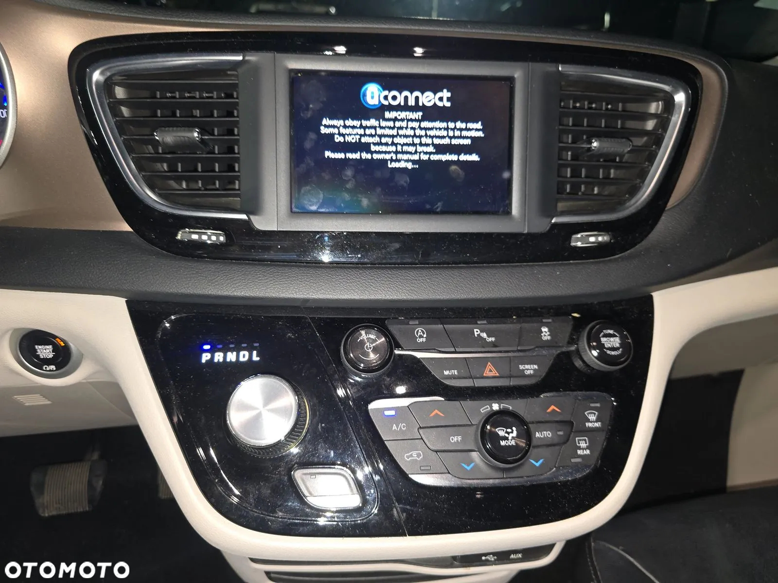 Chrysler Pacifica - 9