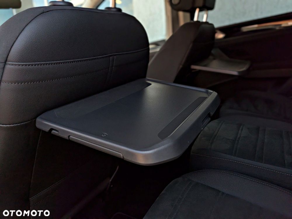 Volkswagen Touran - 12