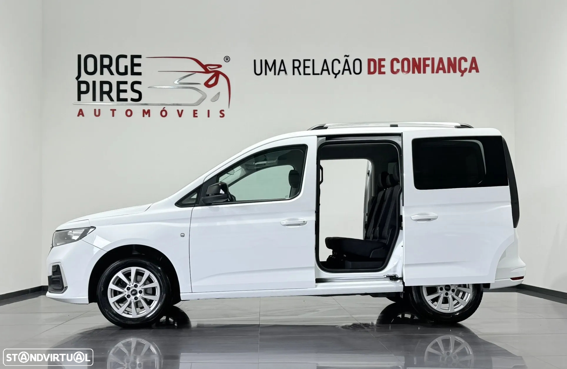 Ford Tourneo Connect 2.0 TDCi Titanium - 22