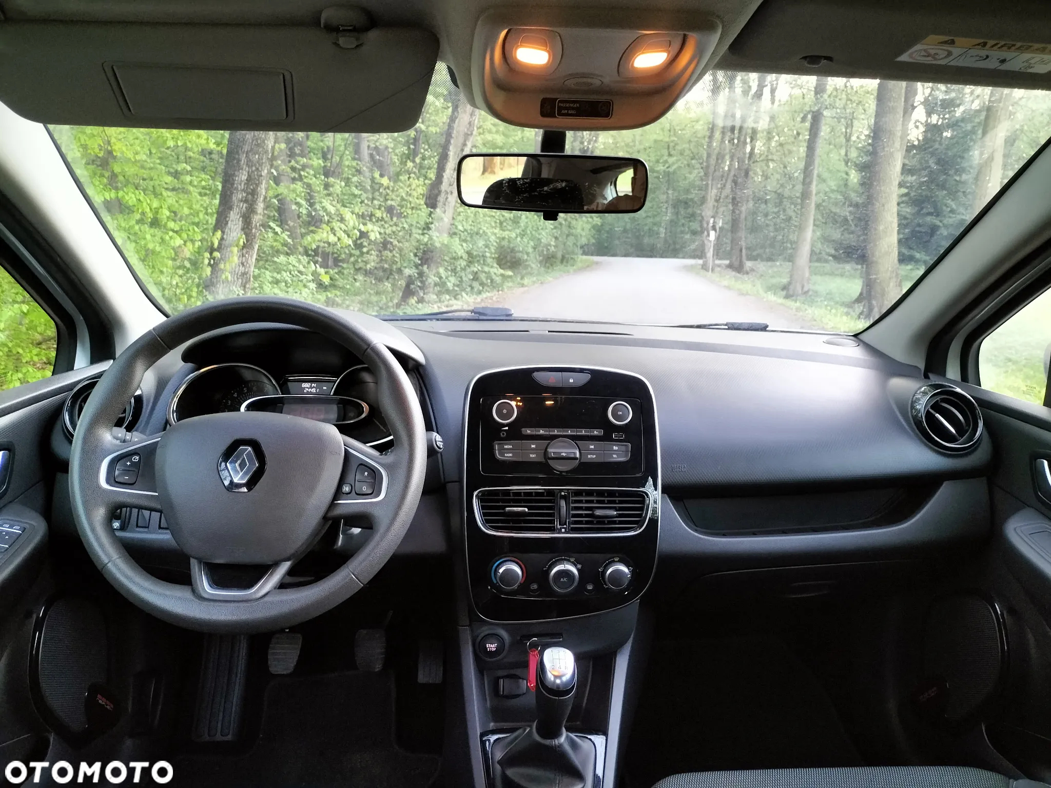 Renault Clio 1.2 16V 75 Life - 10
