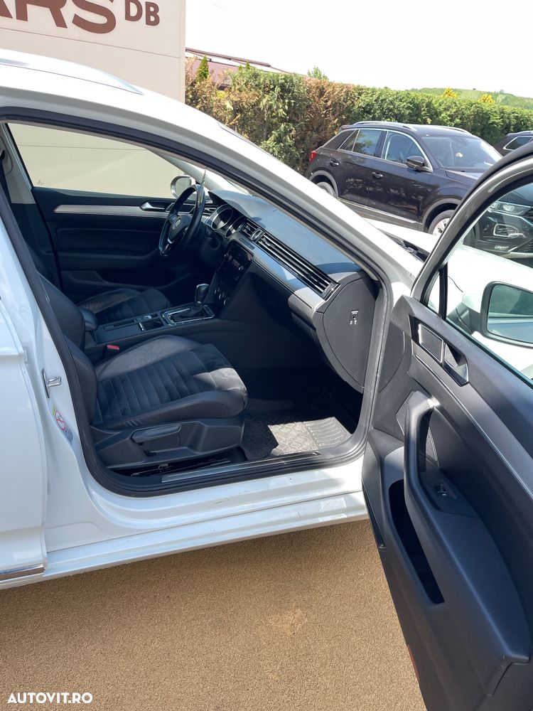 Volkswagen Passat 2.0 TDI DSG Highline - 23