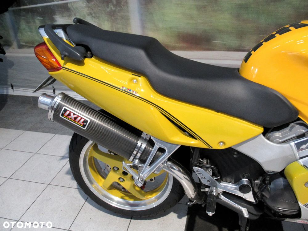 Honda VFR - 17