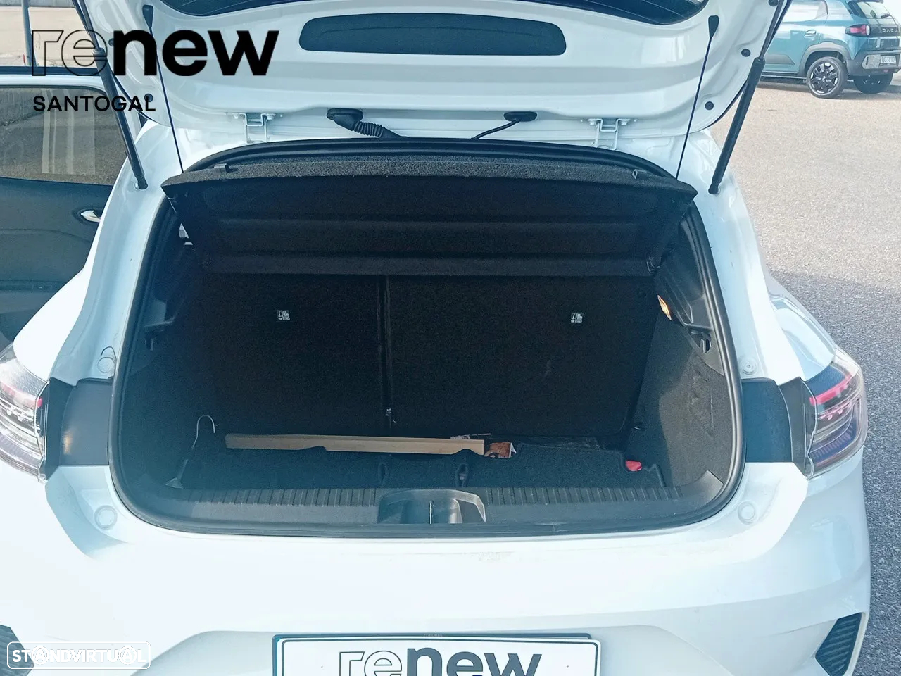 Renault Clio 1.0 TCe Techno Bi-Fuel - 9