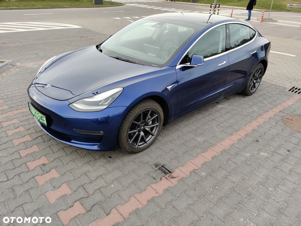 Tesla Model 3 - 1