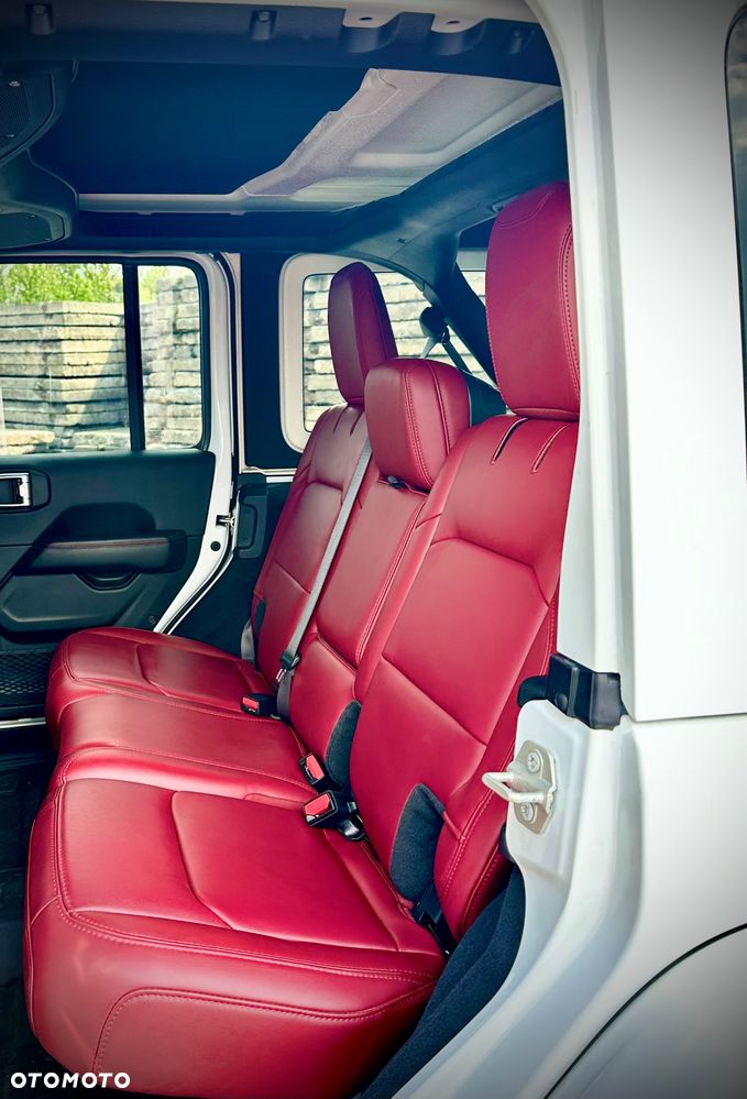 Jeep Wrangler - 10