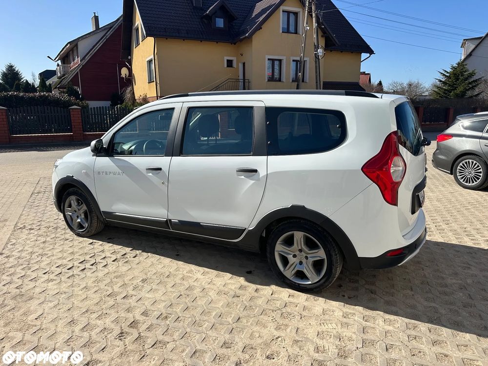 Dacia Lodgy TCe 115 Stepway - 17