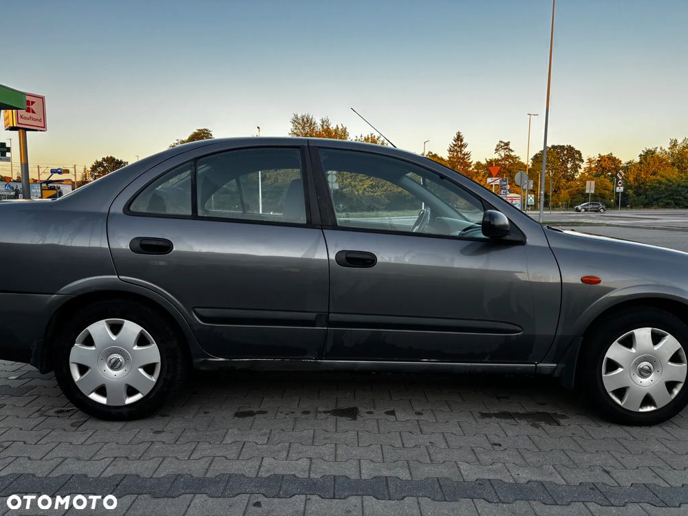 Nissan Almera 1.5 Base - 6