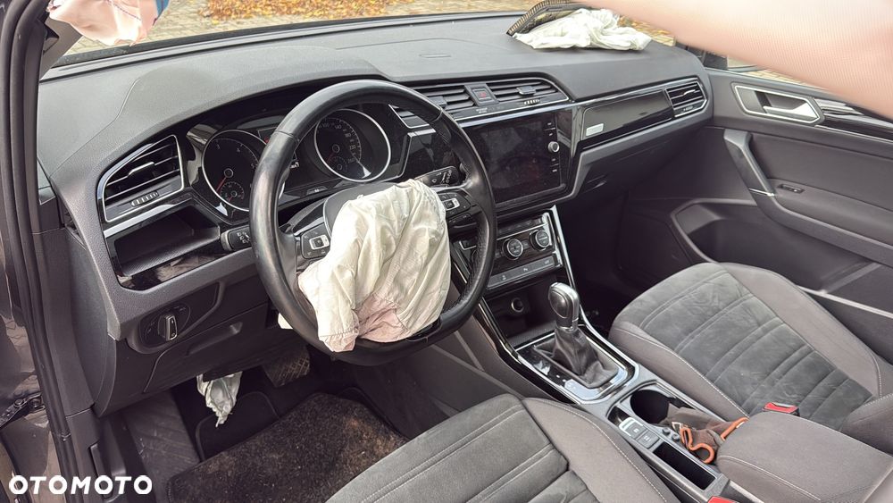 Volkswagen Touran 2.0 TDI BMT Highline DSG - 23