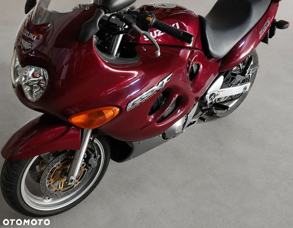 Suzuki GSX - 3