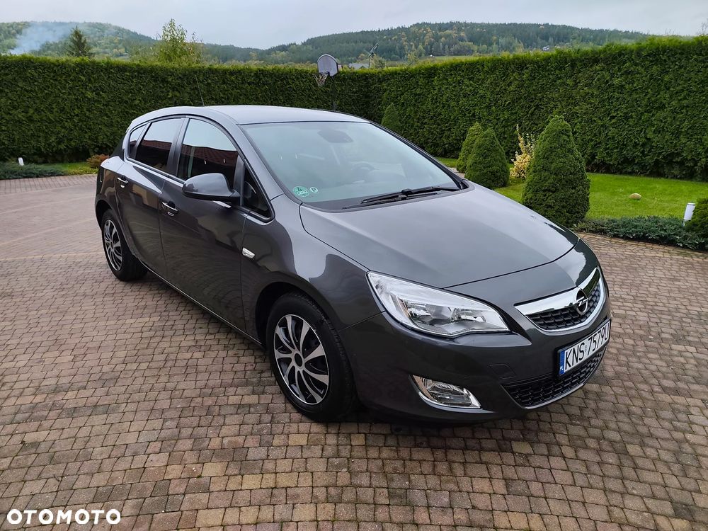 Opel Astra 1.6 Design Edition - 6