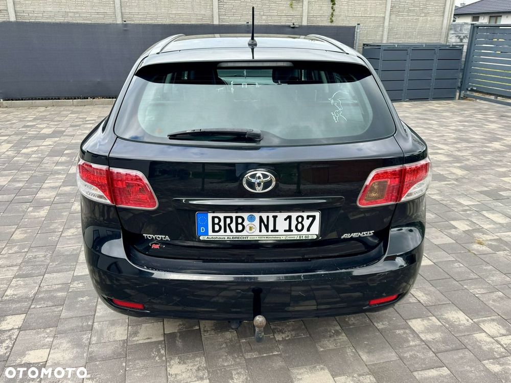 Toyota Avensis - 14
