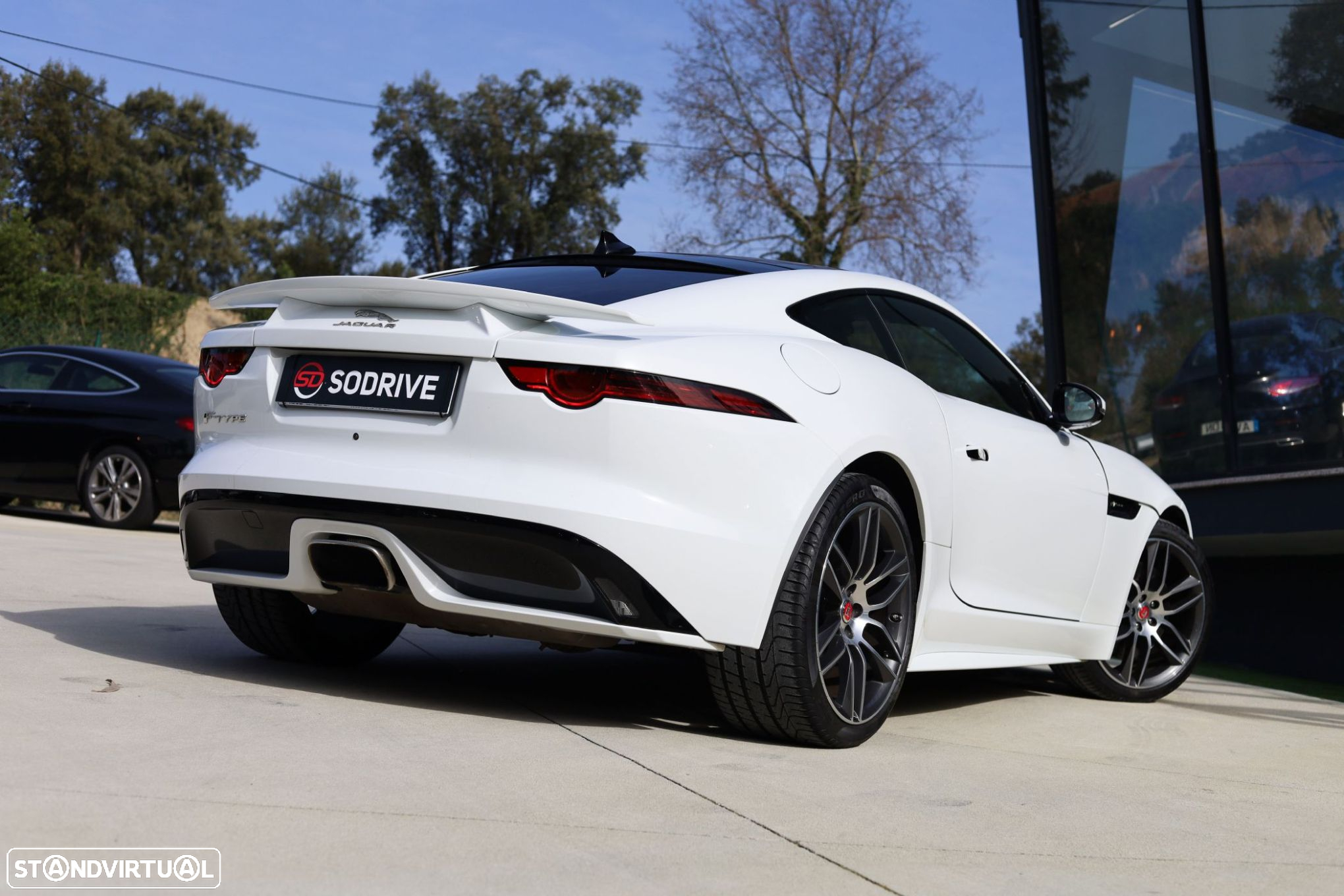 Jaguar F-Type 2.0 i4 R-Dynamic - 3