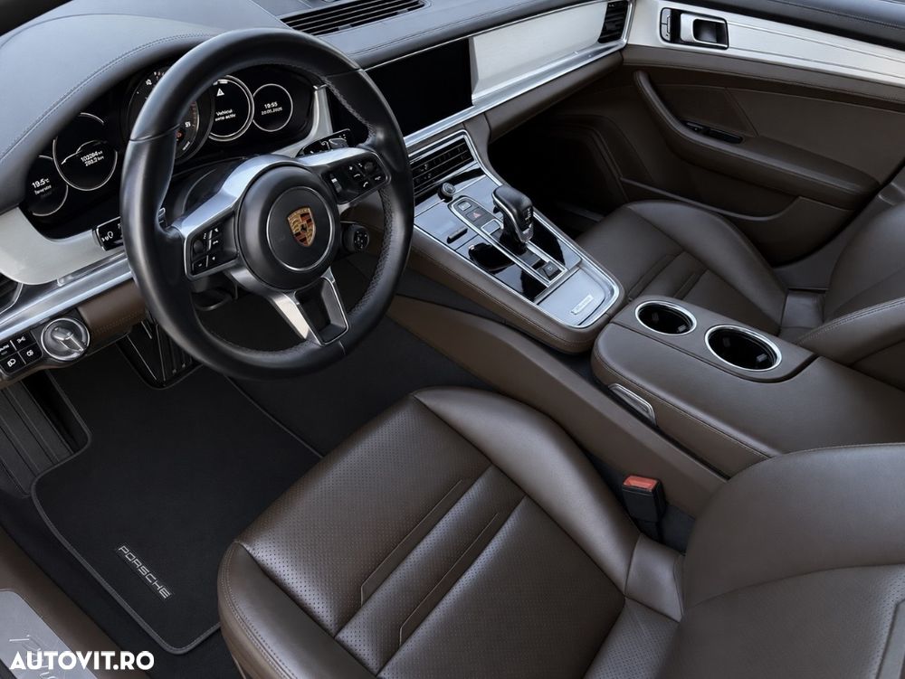 Porsche Panamera 4 E-Hybrid - 5