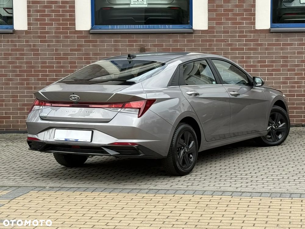 Hyundai Elantra 1.6 Smart CVT - 19