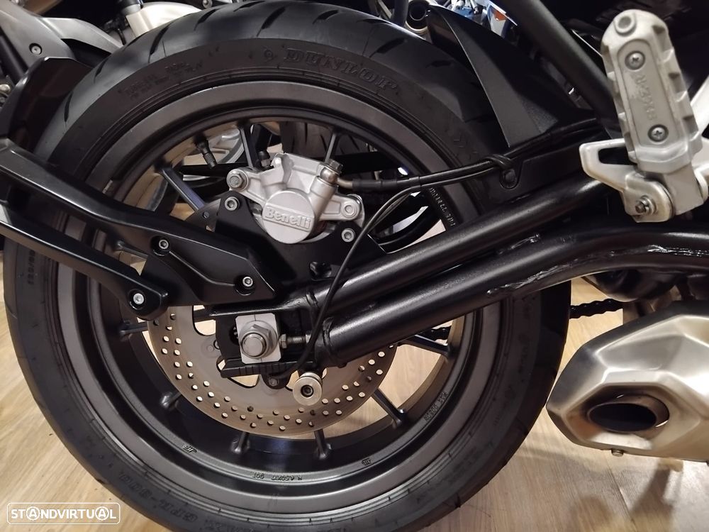 Benelli TRK 502 - 11