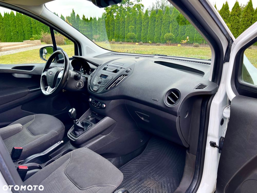 Ford Transit Courier - 19