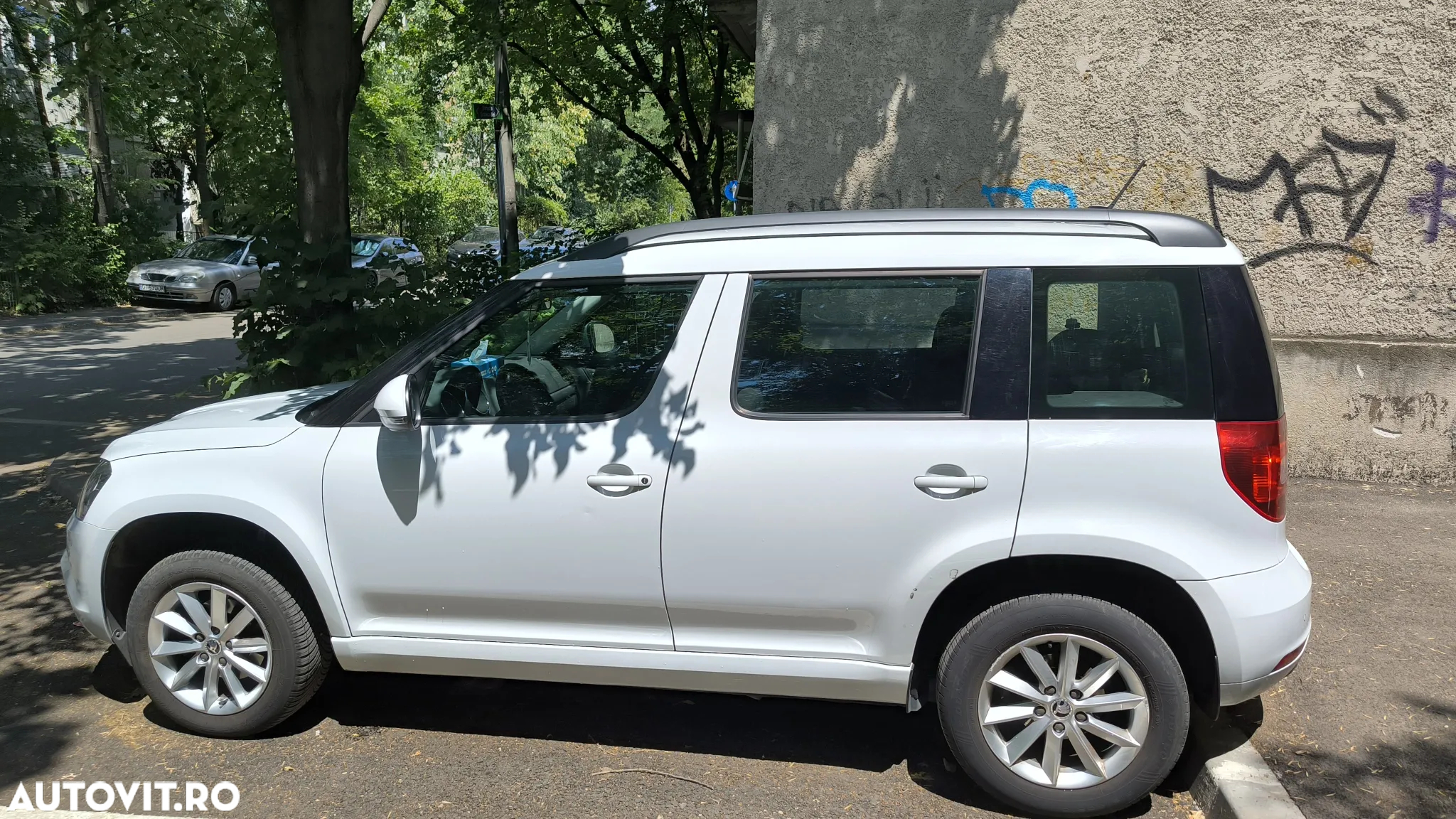 Skoda Yeti 2.0 TDI Active 4x2 - 8