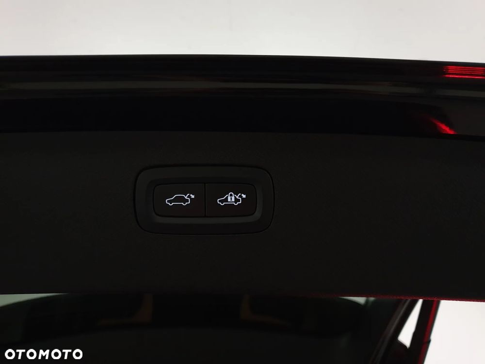 Volvo XC 90 B5 D AWD R-Design 7os - 36