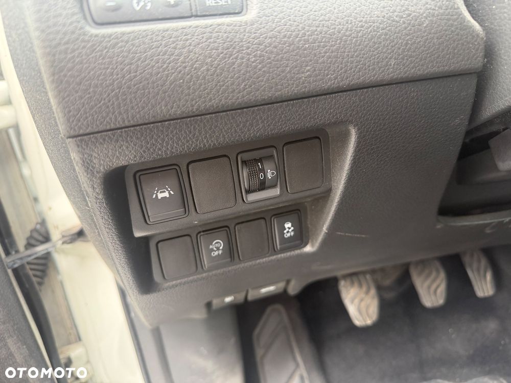 Nissan Qashqai 1.6 dCi DPF acenta - 9