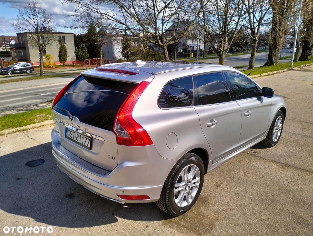 Volvo XC 60 T5 Geartronic Kinetic - 4