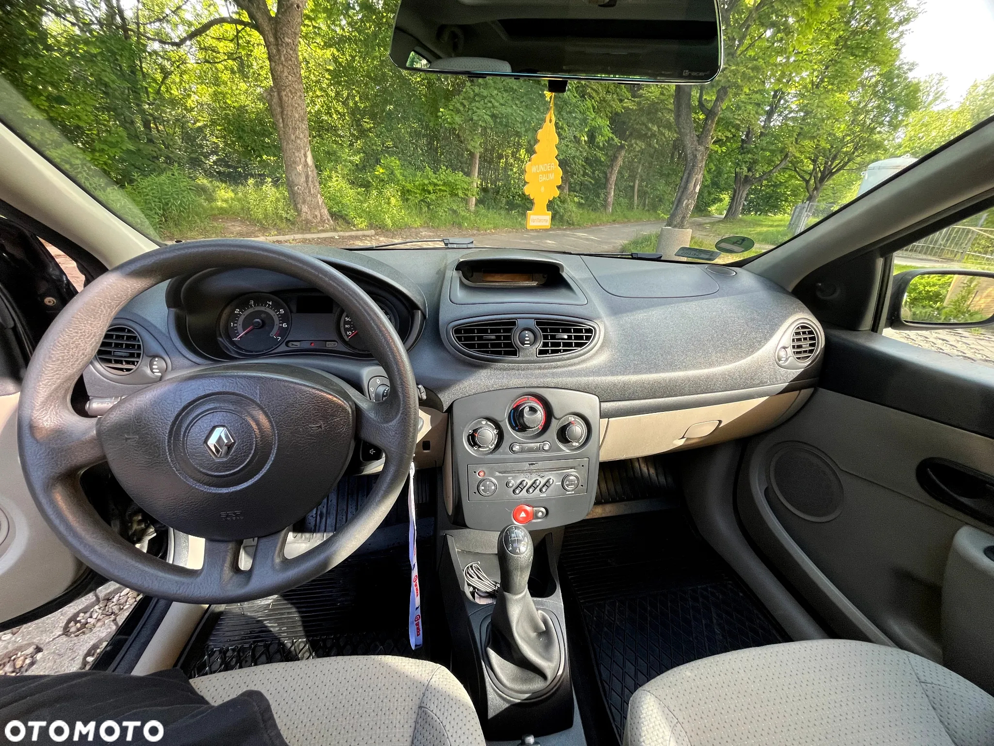 Renault Clio - 10