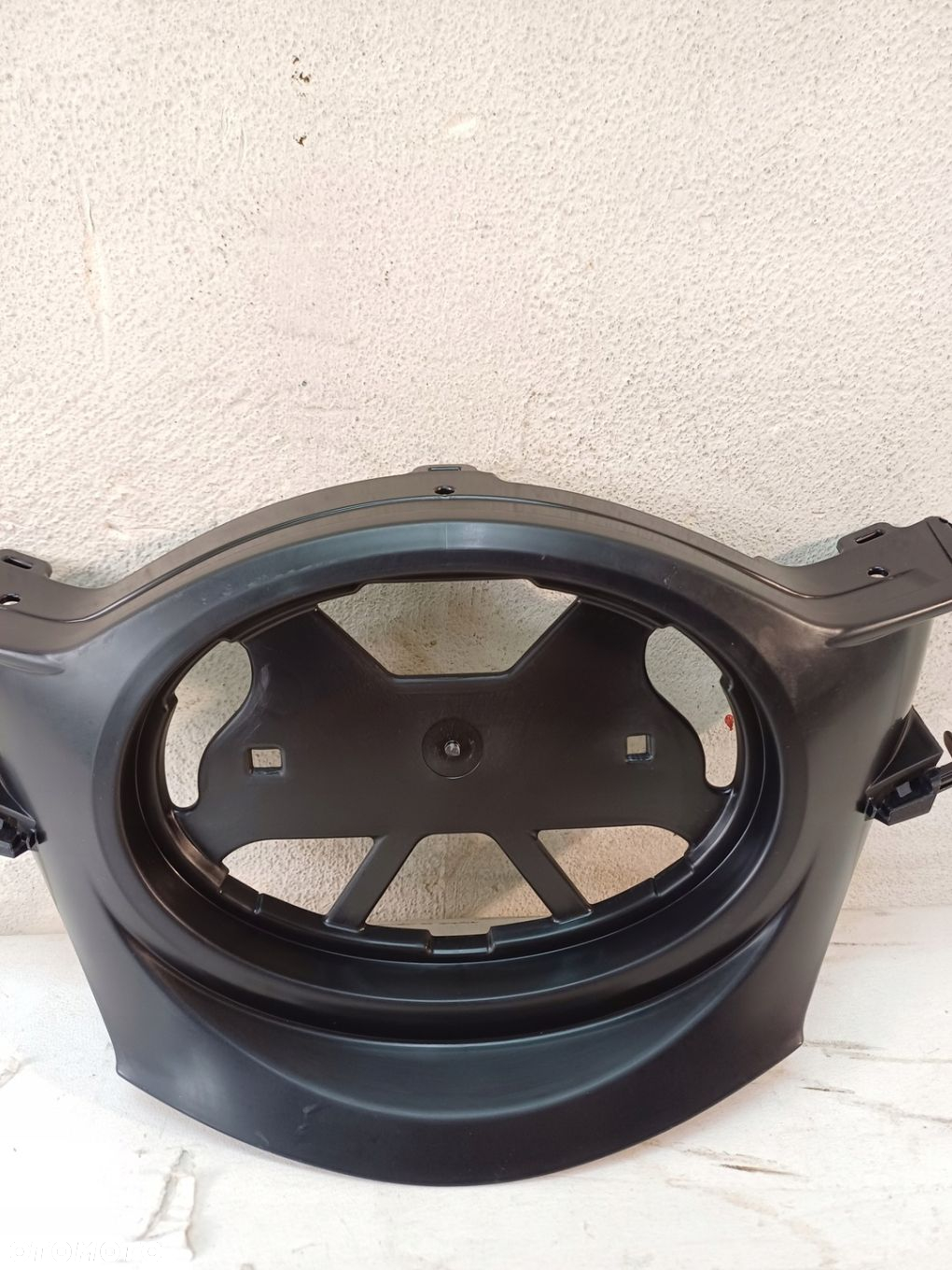 GRILL ATRAPA ZNACZEK ZDERZAKA PRZÓD TOYOTA AURIS II 2 12- - 5