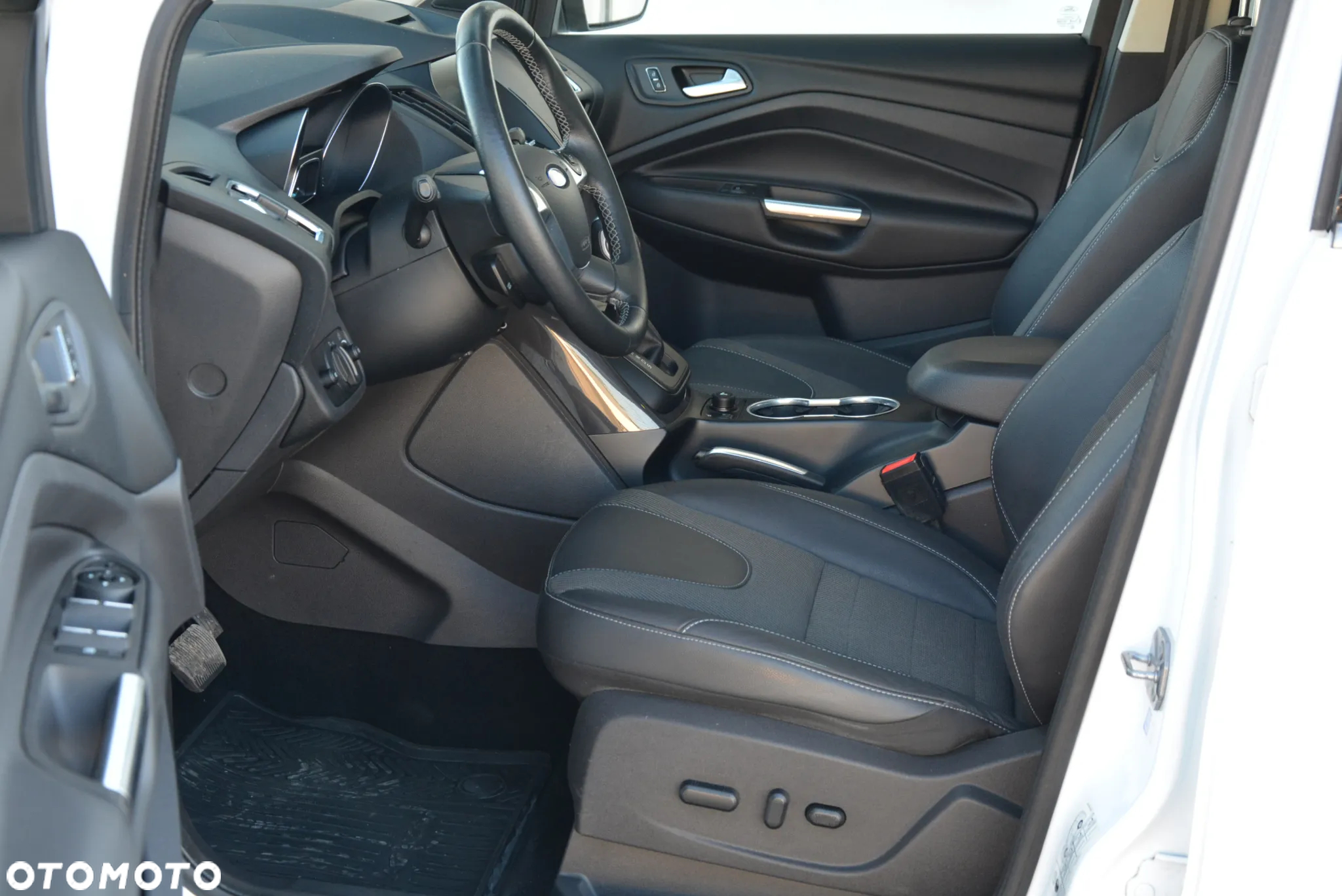 Ford Kuga 2.0 TDCi 4x4 Individual - 27