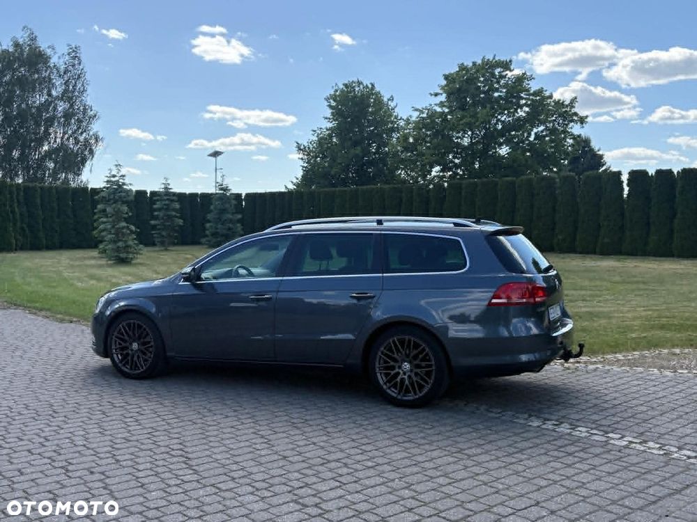 Volkswagen Passat - 4
