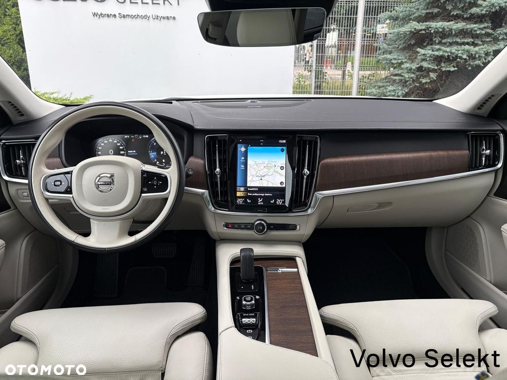 Volvo V90 Cross Country - 19