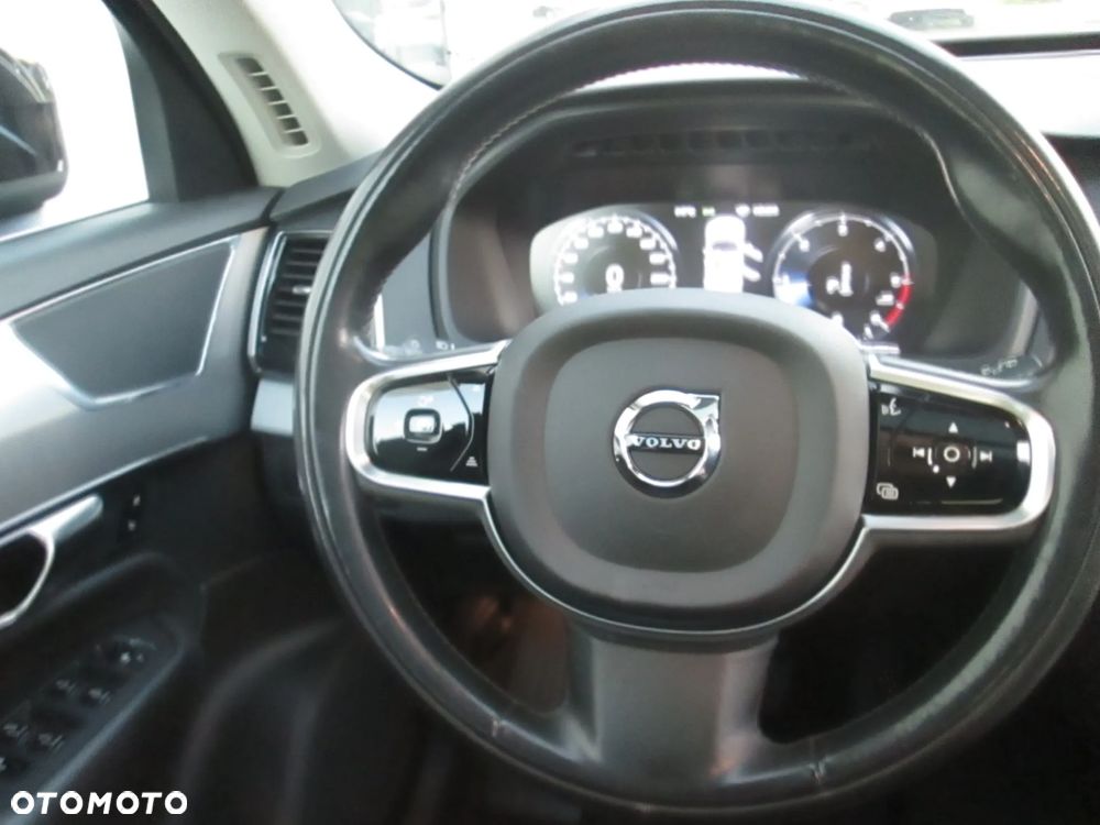 Volvo XC 90 B5 D AWD Geartronic Momentum Pro - 36