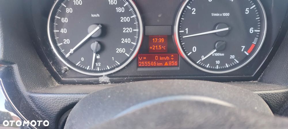 BMW Seria 3 318i - 23