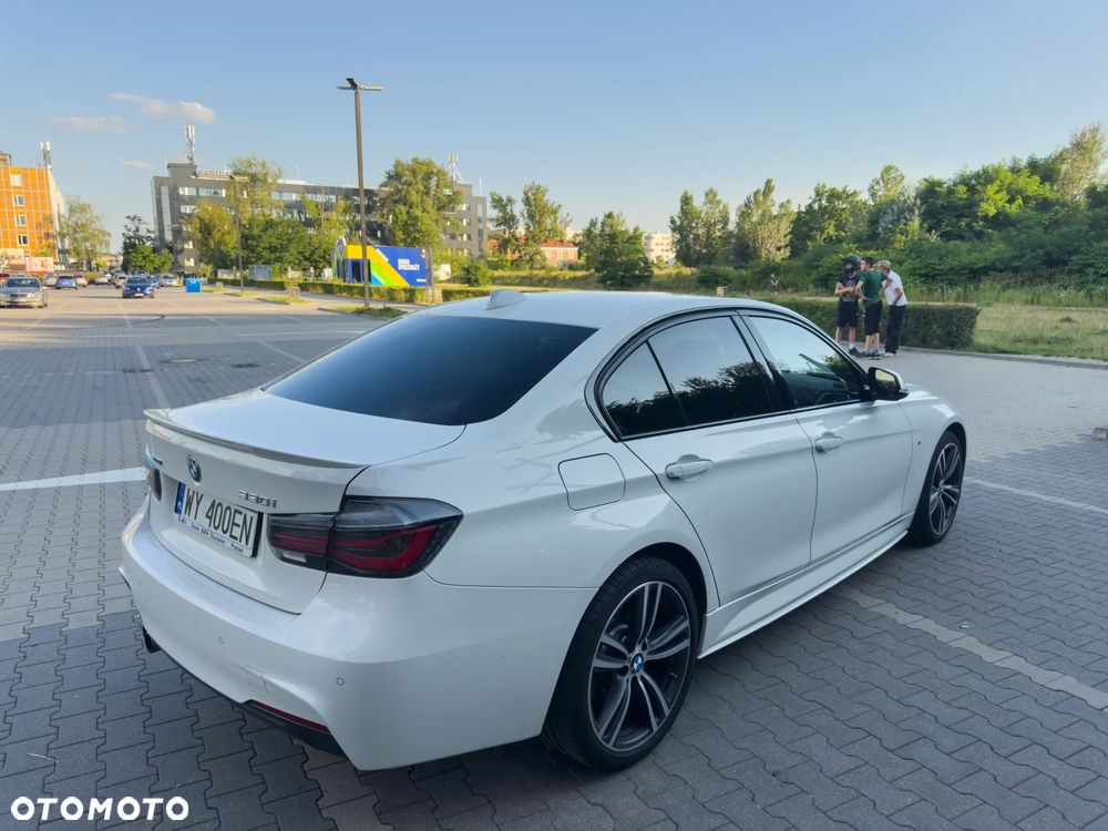 BMW Seria 3 330i xDrive M Sport Sport - 1
