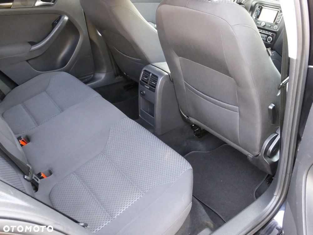 Volkswagen Jetta 1.6 TDI DPF Comfortline - 28