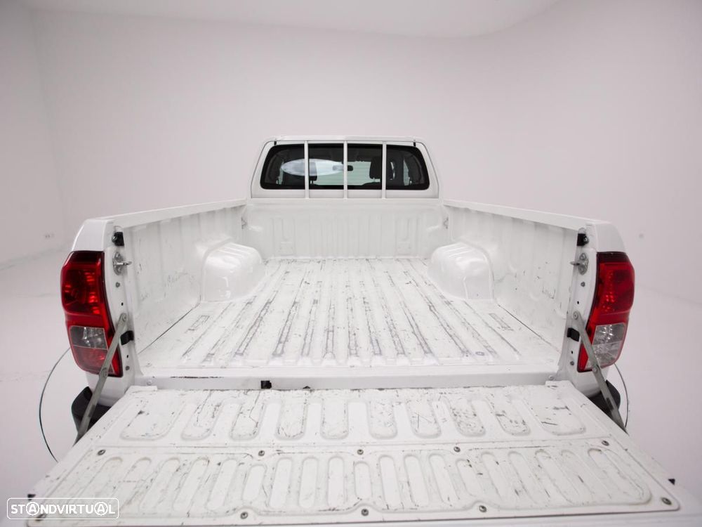 Toyota Hilux 2.4 D-4D 4WD CE c/iva - 11